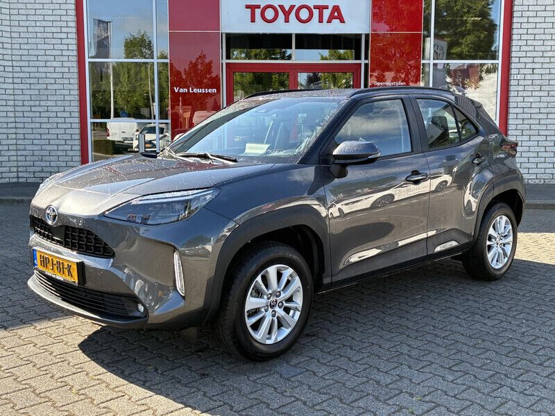 Grijs Gebruikt 2023 Toyota Yaris Cross SUV | € 27.340 (Goede deal) - Afbeelding 1/4