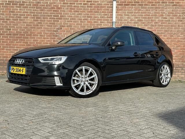 Zwart Gebruikt 2017 Audi A3 Sportback Sport Hatchback | € 12.450 (Goede deal) - Afbeelding 1/4