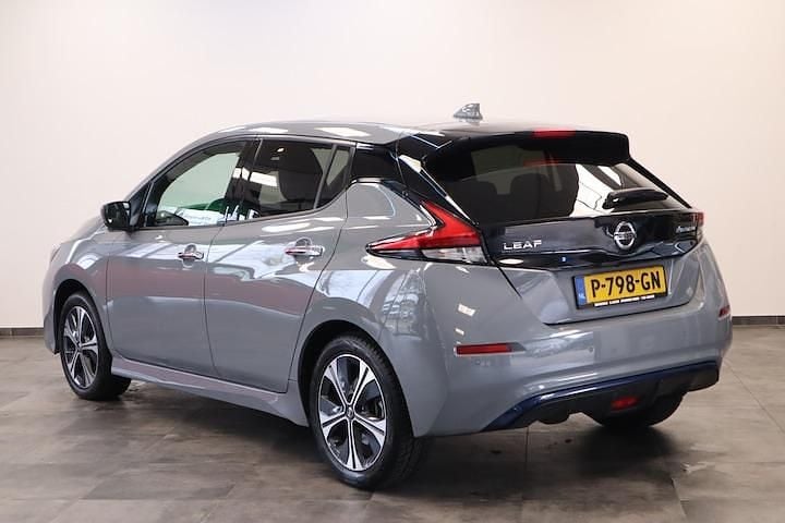 Occasion Nissan Leaf 360º 160 kW (218 PK) 2022 Grijs (metallic) Hatchback