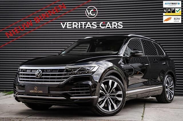 Zwart Gebruikt 2022 VW Touareg Elegance SUV | € 52.950 - Afbeelding 1/4