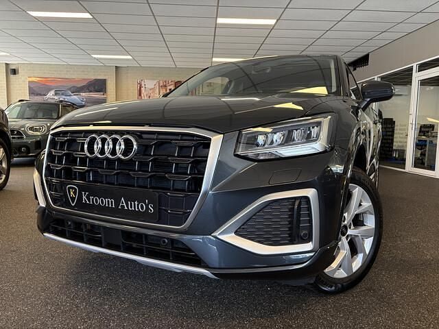 Grijs Gebruikt 2021 Audi Q2 Basis SUV | € 31.945 (Duur) - Afbeelding 1/4