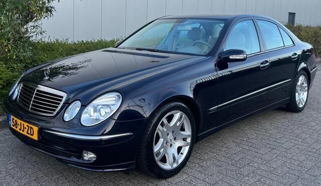 Blauw Gebruikt 2002 Mercedes E200 Avantgarde Sedan | € 7.850 - Afbeelding 1/4