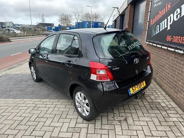 Occasion Toyota Yaris 101 PK (74 kW) 2009 Zwart (metallic) Hatchback
