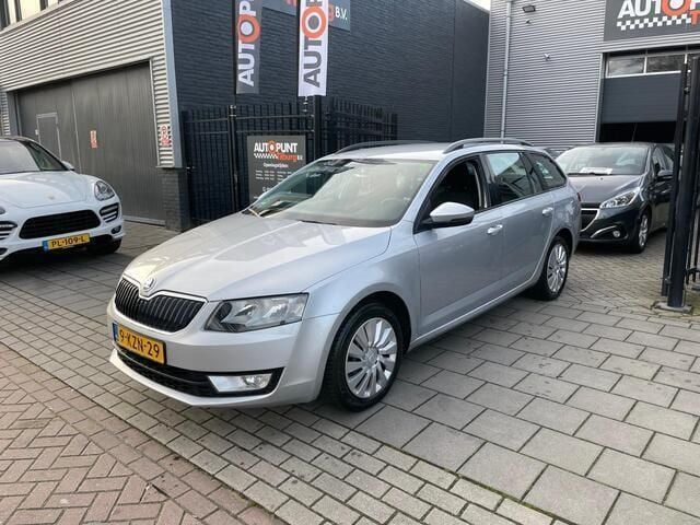 Grijs Occasion 2013 Skoda Octavia Ambition Stationwagen | € 3.999 (Eerlijke prijs) - Afbeelding 1/4