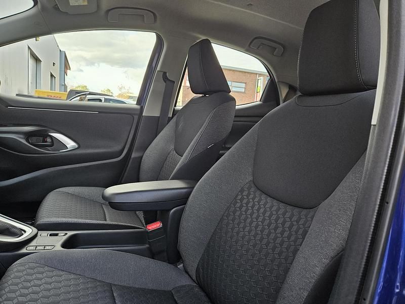 Occasion Toyota Yaris Hybrid 116 PK (85 kW) 2024 Blauw Hatchback