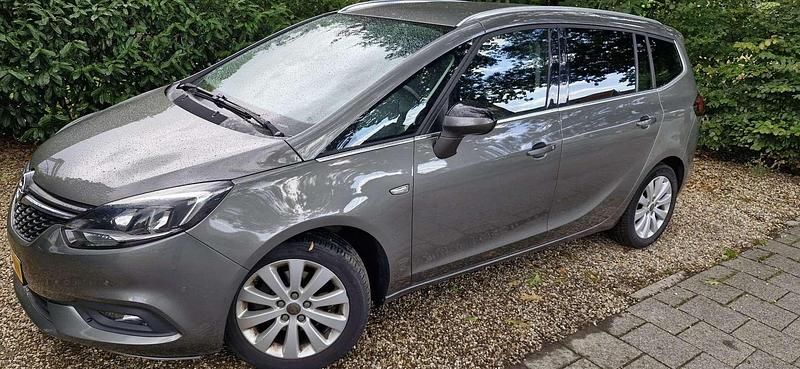 Grijs Occasion 2018 Opel Zafira Tourer Edition MPV | € 11.000 - Afbeelding 1/4