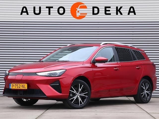 Rood (metallic) Occasion 2022 MG MG5 EV Luxury Stationwagen | € 16.950 (Eerlijke prijs) - Afbeelding 1/4