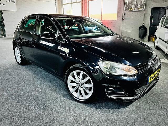 Zwart Gebruikt 2015 VW Golf VII LOUNGE Sedan | € 9.999 (Goede deal) - Afbeelding 1/4