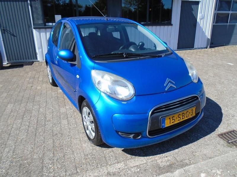 Hatchback Gebruikt 2011 Citroën C1 SELECTION Hatchback | € 2.350 (Eerlijke prijs) - Afbeelding 1/4