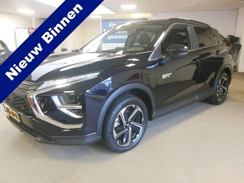 Zwart (metallic) Gebruikt 2022 Mitsubishi Eclipse Cross Intense SUV | € 19.995 (Super prijs) - Afbeelding 1/4