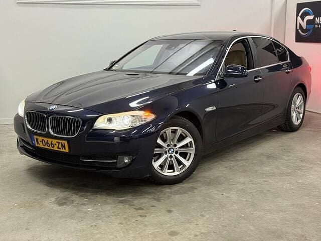 Blauw Gebruikt 2011 BMW 523 Executive Sedan | € 9.499 (Goede deal) - Afbeelding 1/4