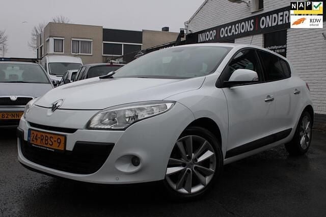 Occasion Renault Mégane III Dynamique 131 PK (96 kW) 2011 Wit (metallic) Hatchback