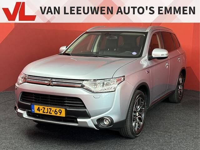 Grijs Occasion 2015 Mitsubishi Outlander Edition SUV | € 9.948 (Super prijs) - Afbeelding 1/4