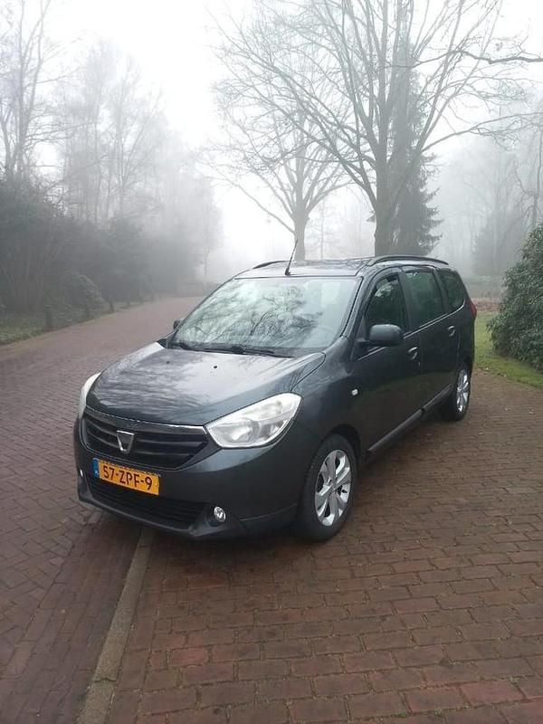 Gebruikt 2013 Dacia Lodgy Stepway MPV | € 4.750 (Eerlijke prijs) - Afbeelding 1/4