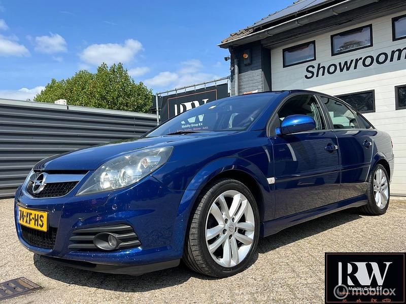 Blauw Gebruikt 2007 Opel Vectra GTS Sport Hatchback | € 1.495 - Afbeelding 1/4