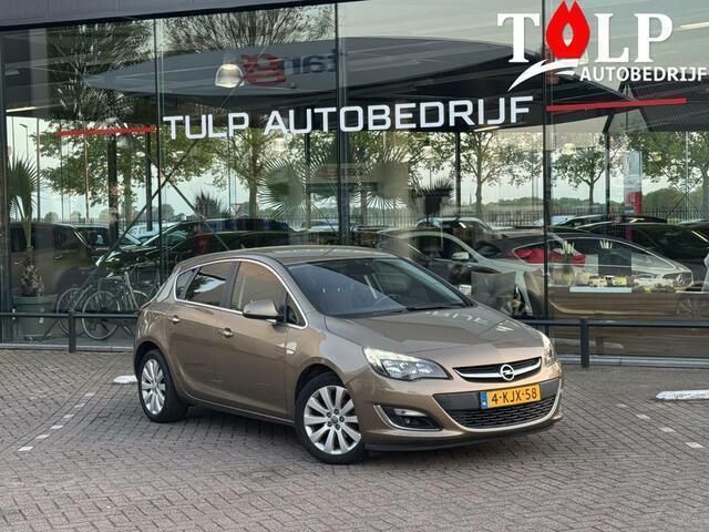 Beige Gebruikt 2013 Opel Astra Cosmo Hatchback | € 7.749 (Iets duurder) - Afbeelding 1/4