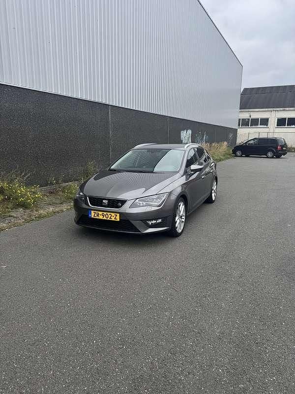 Grijs Gebruikt 2015 Seat Leon FR Stationwagen | € 8.999 (Super prijs) - Afbeelding 1/4