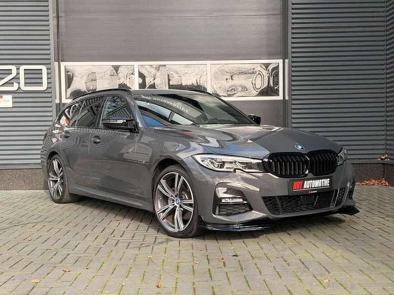 Occasion BMW 320e M Sport 163 PK (119 kW) 2022 Grijs (metallic) Stationwagen