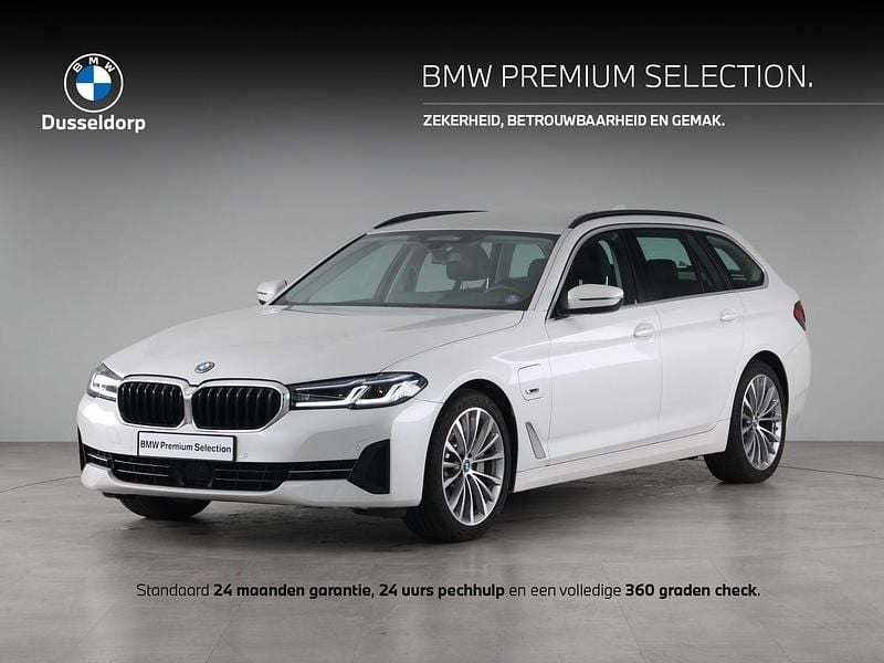 Wit Occasion 2023 BMW 530e Stationwagen | € 39.950 (Goede deal) - Afbeelding 1/4