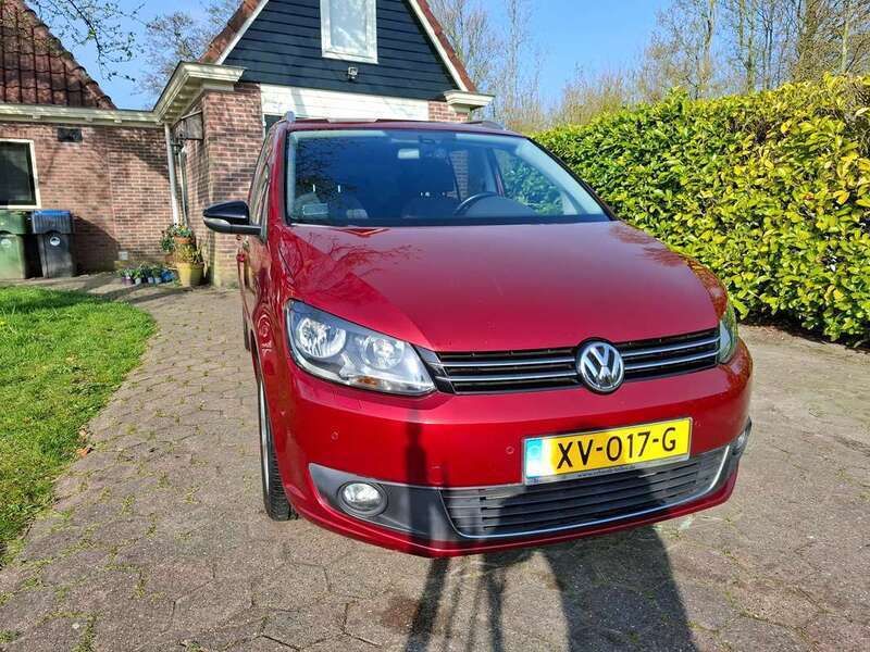 Rood Gebruikt 2012 VW Touran Highline MPV | € 6.950 (Goede deal) - Afbeelding 1/4