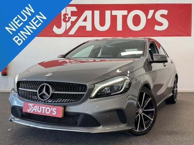 Grijs Gebruikt 2015 Mercedes A180 Edition Hatchback | € 9.950 (Goede deal) - Afbeelding 1/4