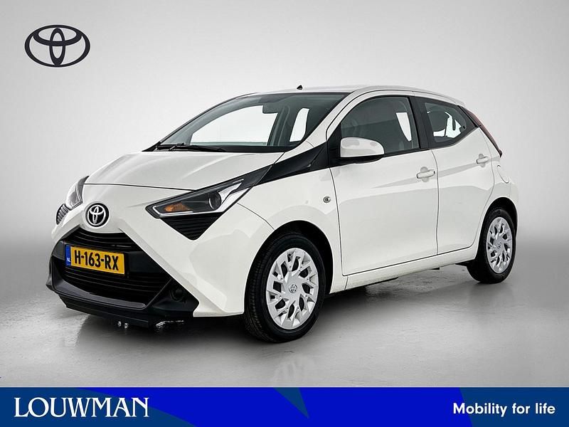 Wit Gebruikt 2020 Toyota Aygo X-play Hatchback | € 10.450 (Eerlijke prijs) - Afbeelding 1/4