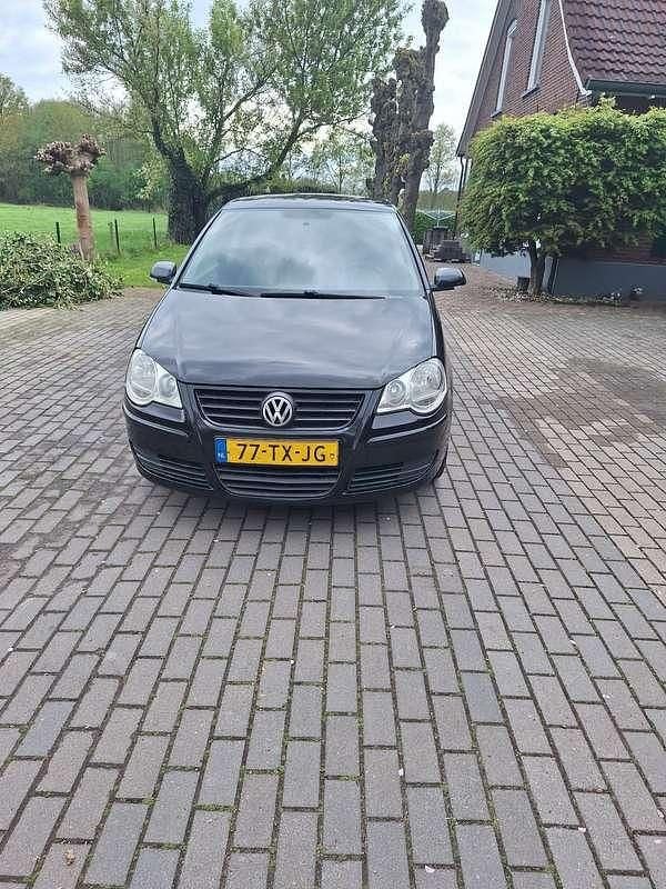 Zwart Gebruikt 2007 VW Polo Hatchback | € 800 (Goede deal) - Afbeelding 1/4