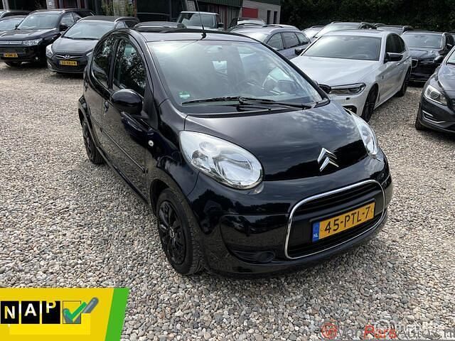 Zwart, metallic lak Gebruikt 2011 Citroën C1 Hatchback | € 4.999 (Iets duurder) - Afbeelding 1/4