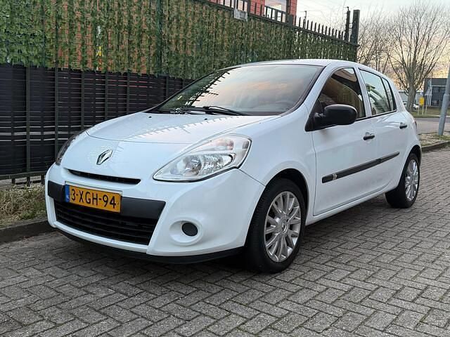 Wit Gebruikt 2012 Renault Clio IV Collection Hatchback | € 3.250 (Goede deal) - Afbeelding 1/4
