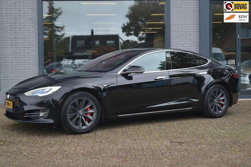 Zwart, metallic lak Gebruikt 2019 Tesla Model S Performance Sedan | € 48.999 - Afbeelding 1/4