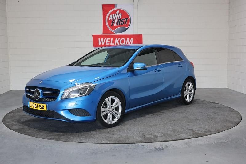 Blauw Gebruikt 2014 Mercedes A180 Prestige Hatchback | € 11.950 (Super prijs) - Afbeelding 1/4