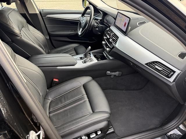 Occasion BMW 530 2022 Zwart (metallic) Stationwagen