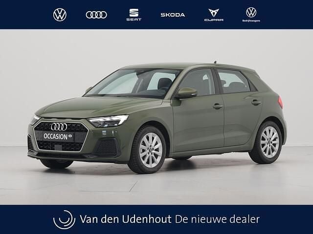 Groen (metallic) Gebruikt 2024 Audi A1 Sportback Advanced Hatchback | € 28.990 (Eerlijke prijs) - Afbeelding 1/4