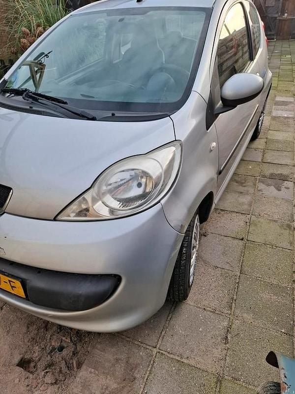 Gebruikt 2006 Peugeot 107 Hatchback | € 1.250 (Goede deal) - Afbeelding 1/4