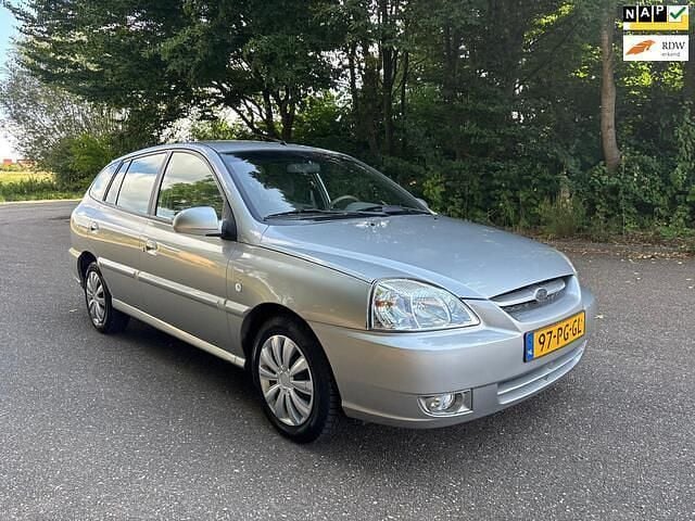 Grijs Gebruikt 2004 Kia Rio 2 Hatchback | € 1.950 (Eerlijke prijs) - Afbeelding 1/4