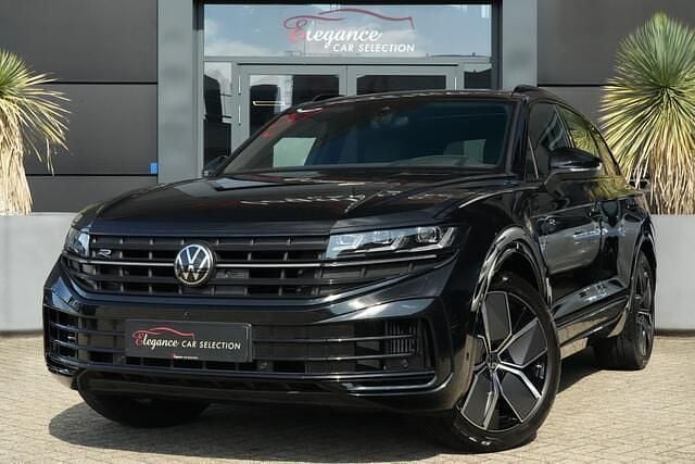 Zwart Gebruikt 2024 VW Touareg R SUV | € 78.950 (Goede deal) - Afbeelding 1/4