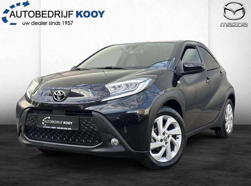 Zwart Gebruikt 2024 Toyota Aygo X SUV | € 18.450 - Afbeelding 1/4