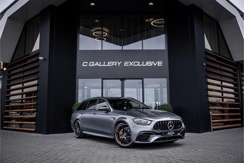 Grijs Gebruikt 2022 Mercedes E63S AMG AMG Stationwagen | € 122.995 - Afbeelding 1/4