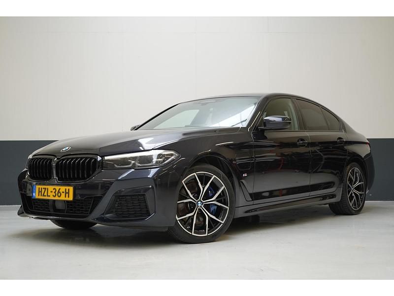 Zwart Occasion 2021 BMW 530 M Sport Sedan | € 29.995 (Eerlijke prijs) - Afbeelding 1/4