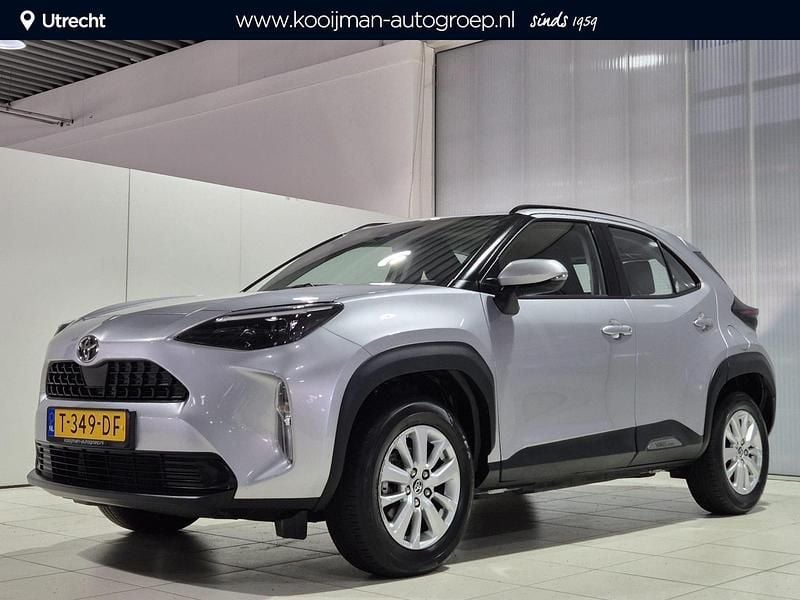 Grijs Gebruikt 2023 Toyota Yaris Cross Active SUV | € 24.900 (Eerlijke prijs) - Afbeelding 1/4