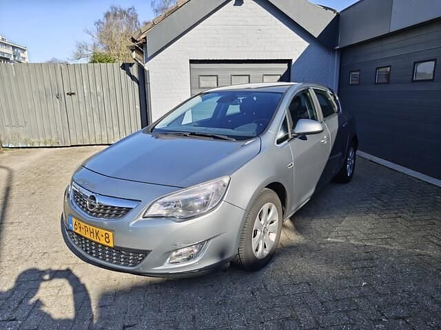Occasion Opel Astra Cosmo 140 PK (102 kW) 2011 Grijs Hatchback