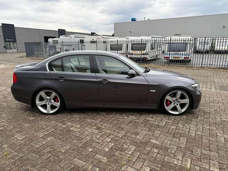 Grijs Gebruikt 2007 BMW 330 Executive Sedan | € 5.750 (Goede deal) - Afbeelding 1/4