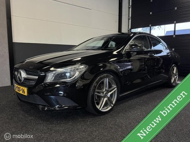 Zwart Gebruikt 2014 Mercedes CLA180 Ambition Sedan | € 14.999 (Eerlijke prijs) - Afbeelding 1/4