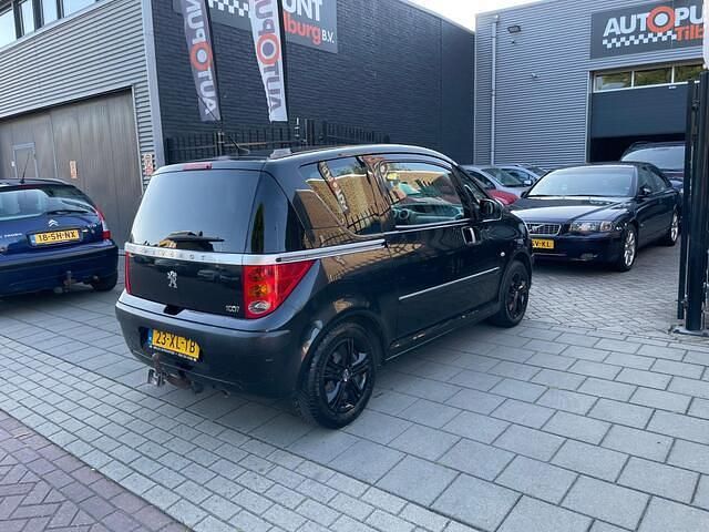 Occasion Peugeot 1007 74 PK (54 kW) 2007 Zwart, metallic lak MPV