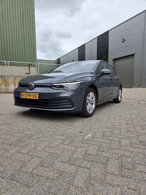 Blauw Gebruikt 2022 VW Golf VIII Life Hatchback | € 19.950 (Super prijs) - Afbeelding 1/4