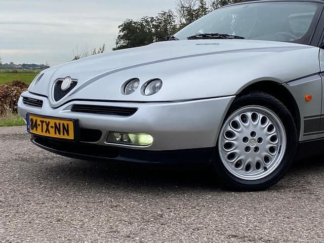 Occasion Alfa Romeo Spider 150 PK (110 kW) 1997 Grijs Cabriolet