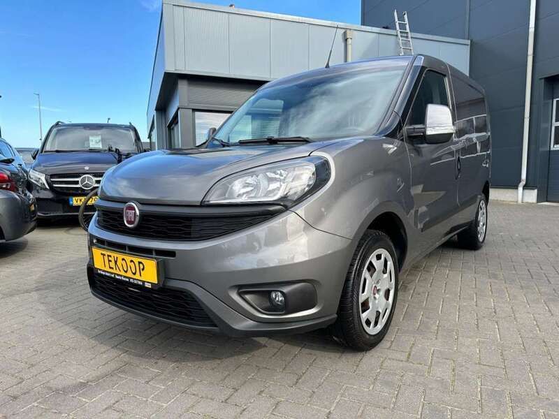 Grijs Gebruikt 2019 Fiat Doblò MPV | € 10.850 (Goede deal) - Afbeelding 1/4