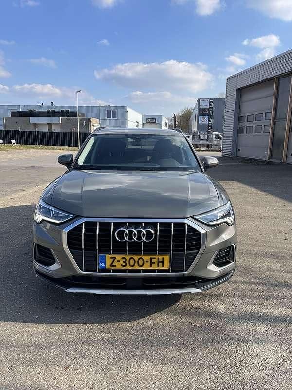 Grijs Gebruikt 2019 Audi Q3 SUV | € 20.950 (Eerlijke prijs) - Afbeelding 1/4