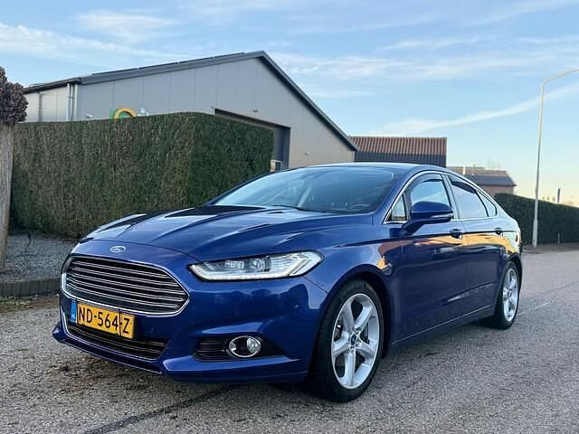 Blauw Occasion 2017 Ford Mondeo Titanium Hatchback | € 7.999 (Eerlijke prijs) - Afbeelding 1/4