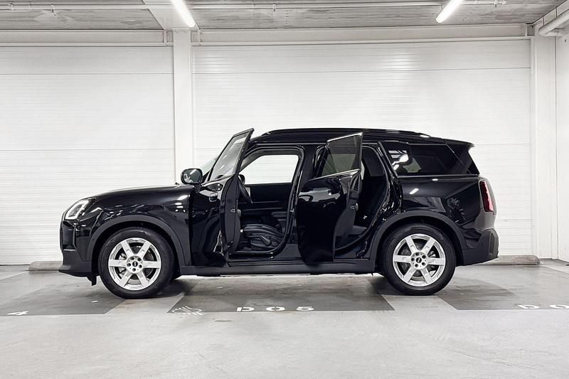 Occasion Mini Countryman Classic 150 kW (204 PK) 2025 Midnight black ii (c4r) (donker zwart) SUV